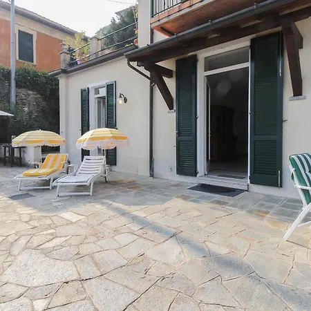 アパート A Terrace For Daydreaming Near Como *