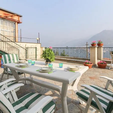 A Terrace For Daydreaming Near Como Appartement Moltrasio