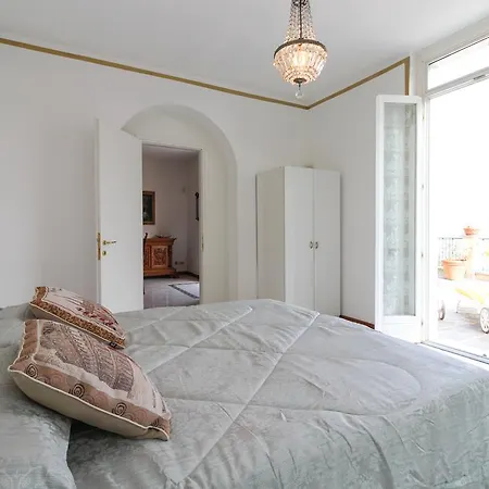 Appartement A Terrace For Daydreaming Near Como
