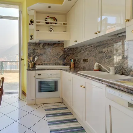 A Terrace For Daydreaming Near Como Appartement Moltrasio